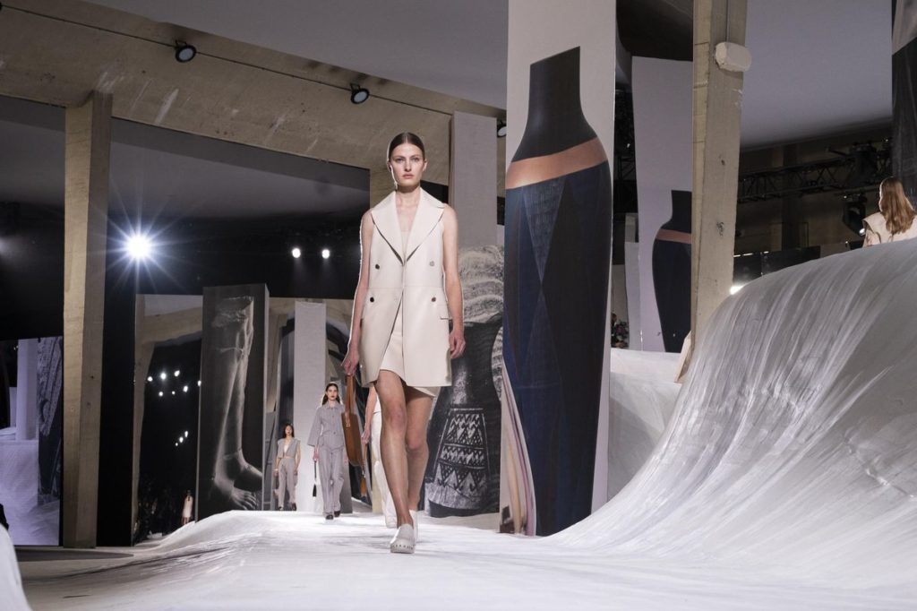 Desfile Hermes SS21 Paris Fashion Week